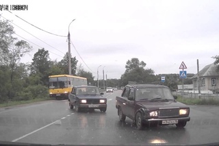 ДТП по дороге в с.Завьялово,столкнулись две 5-ки