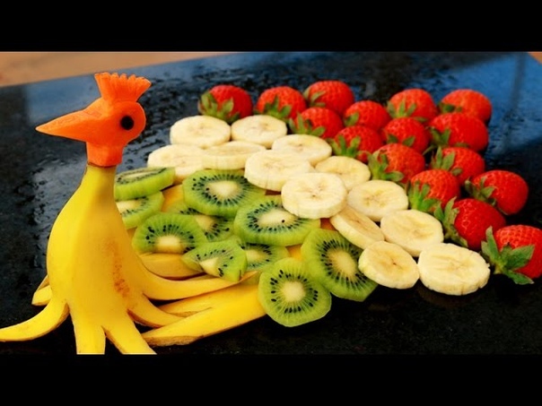 Art In Banana Peacock, Banana Art, Fruit Carving, Party Garnishing, Food