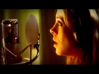 Green Day - 21 Guns Cast Version  (Video)