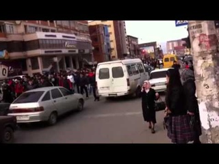толпы в Махачкале