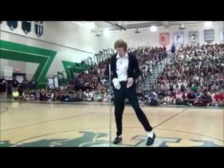 Brett Nichols Performs Michael Jackson’s “Billie Jean“
