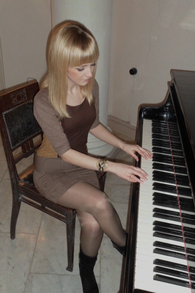 Виктория Мостовая чуть что,сразу | Брянск