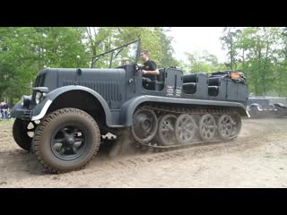 Militracks 2019 half-tracked column