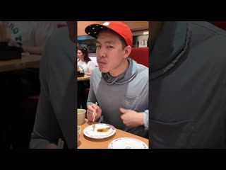 An authentic conveyer belt sushi lunch in Japan!