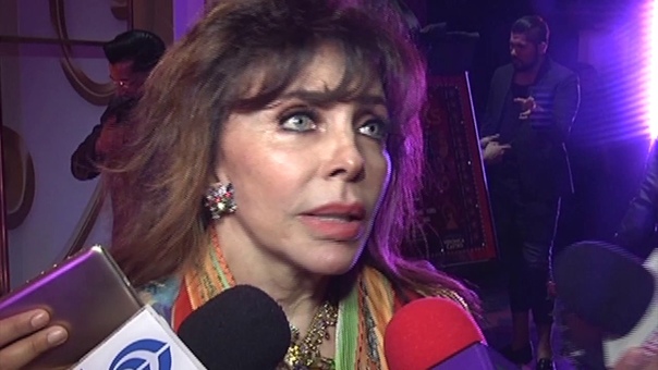 La Cuchara, VERONICA CASTRO Fue madrina del primer aniversario de la obra la jaula de las