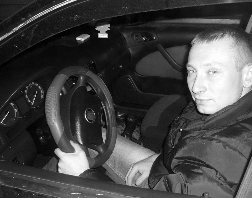 Макс Комаров |