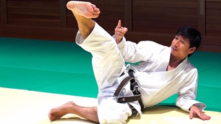 KARATE How to train Jodan Mawashi-geri by Tatsuya NakaJKAWith subtitles of various languages!