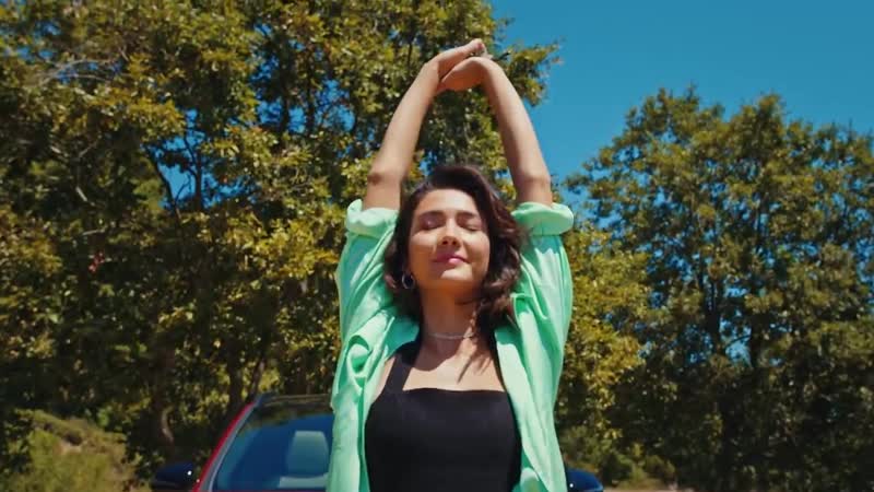Aybüke Pusat x Mercedes